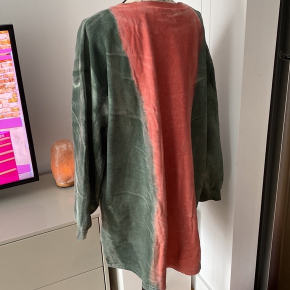 NWOT - Oversized Comfy Sweatshirt - Picture 3 of 6